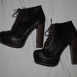 NEW SZ 10 BASKETWEAVE,  PLATFORM BOOTIES